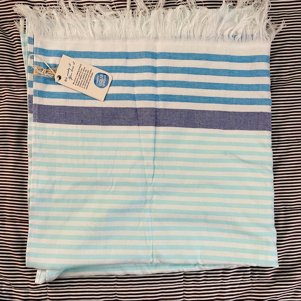 NWT Aqua Unique Luxury Turkish Towel